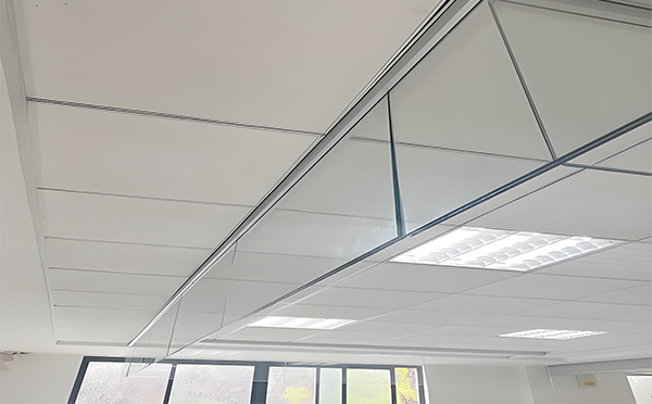 阿克苏玻璃挡烟垂壁