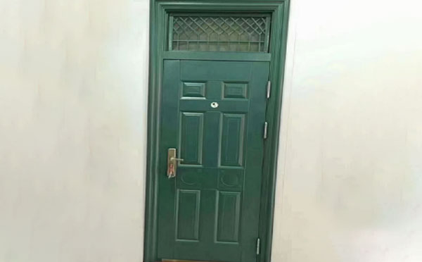 阿克苏学校教室门