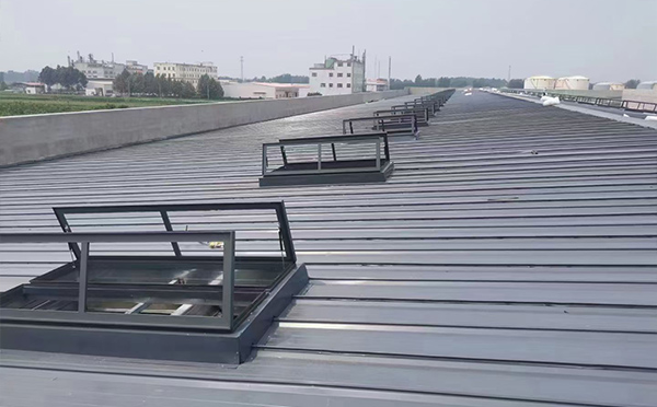 某中学室内体育馆阿克苏排烟窗改造项目