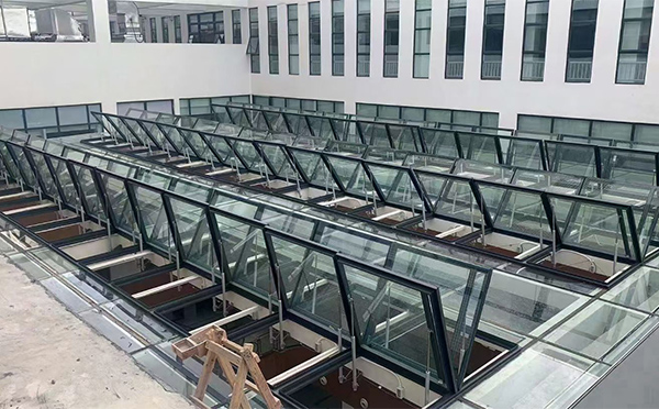 百安科技有限公司近期阿克苏排烟窗项目案例分享 百安科技有限公司近期阿克苏排烟窗项目案例分享