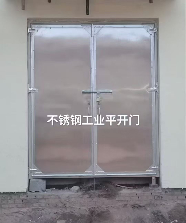 不锈钢阿克苏工业平开门在现代工业场景中的应用实践